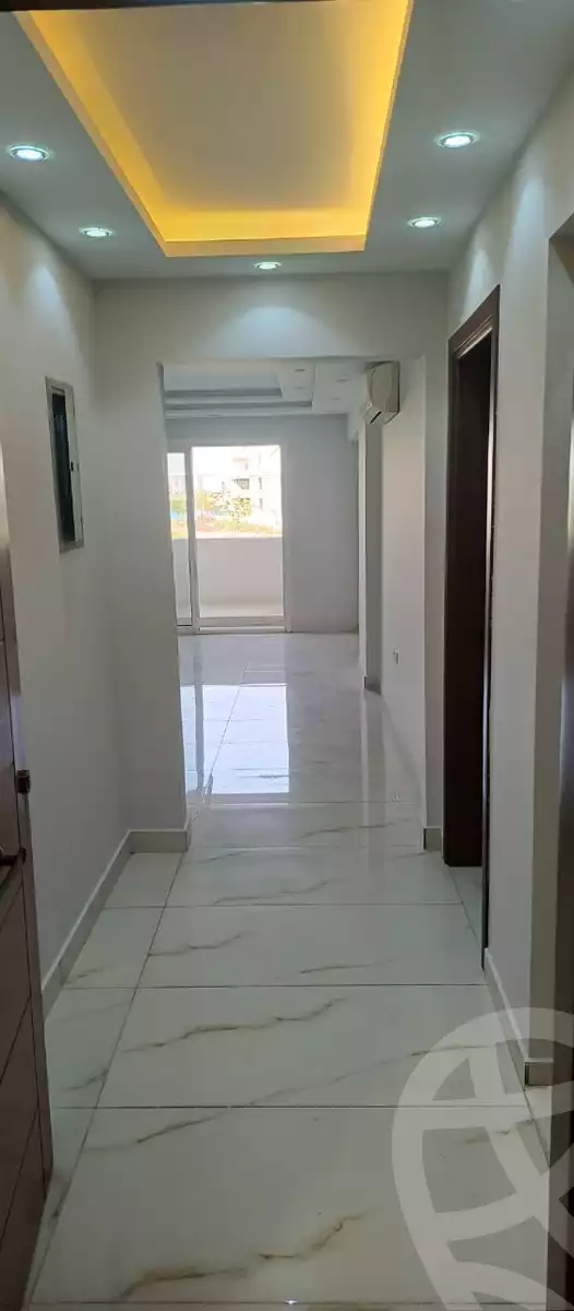 https://aqarmap.com.eg/ar/listing/6259840-for-rent-cairo-new-cairo-compounds-hyde-park-centre-ville-hyde-park
