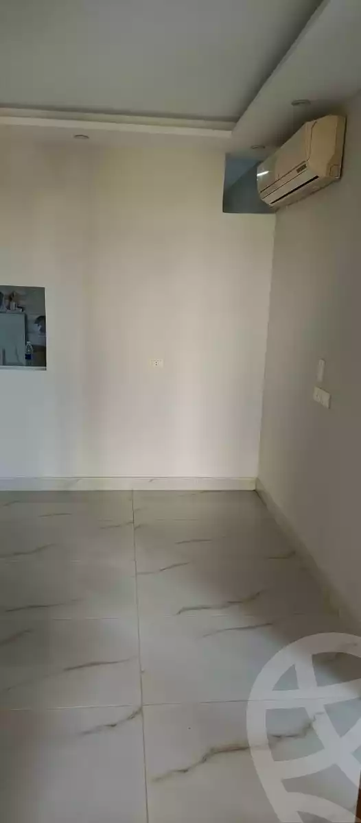 https://aqarmap.com.eg/ar/listing/6259840-for-rent-cairo-new-cairo-compounds-hyde-park-centre-ville-hyde-park