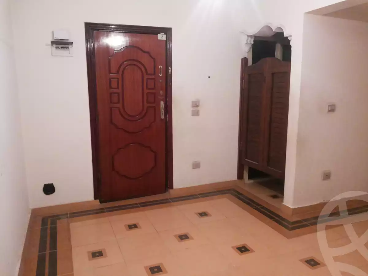 https://aqarmap.com.eg/ar/listing/6351022-for-rent-alexandria-alhadara-new-el-hadra-el-zahraa-st