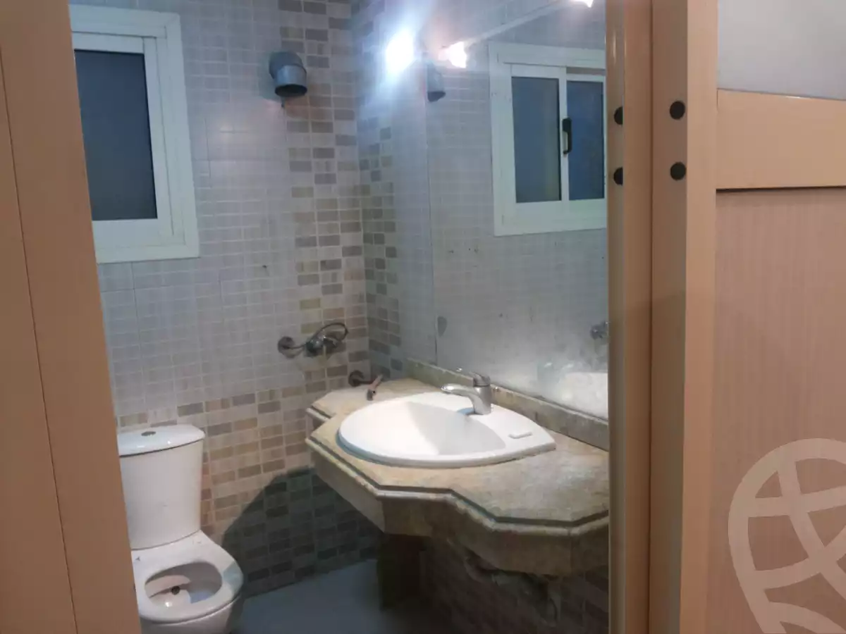 https://aqarmap.com.eg/ar/listing/6351022-for-rent-alexandria-alhadara-new-el-hadra-el-zahraa-st