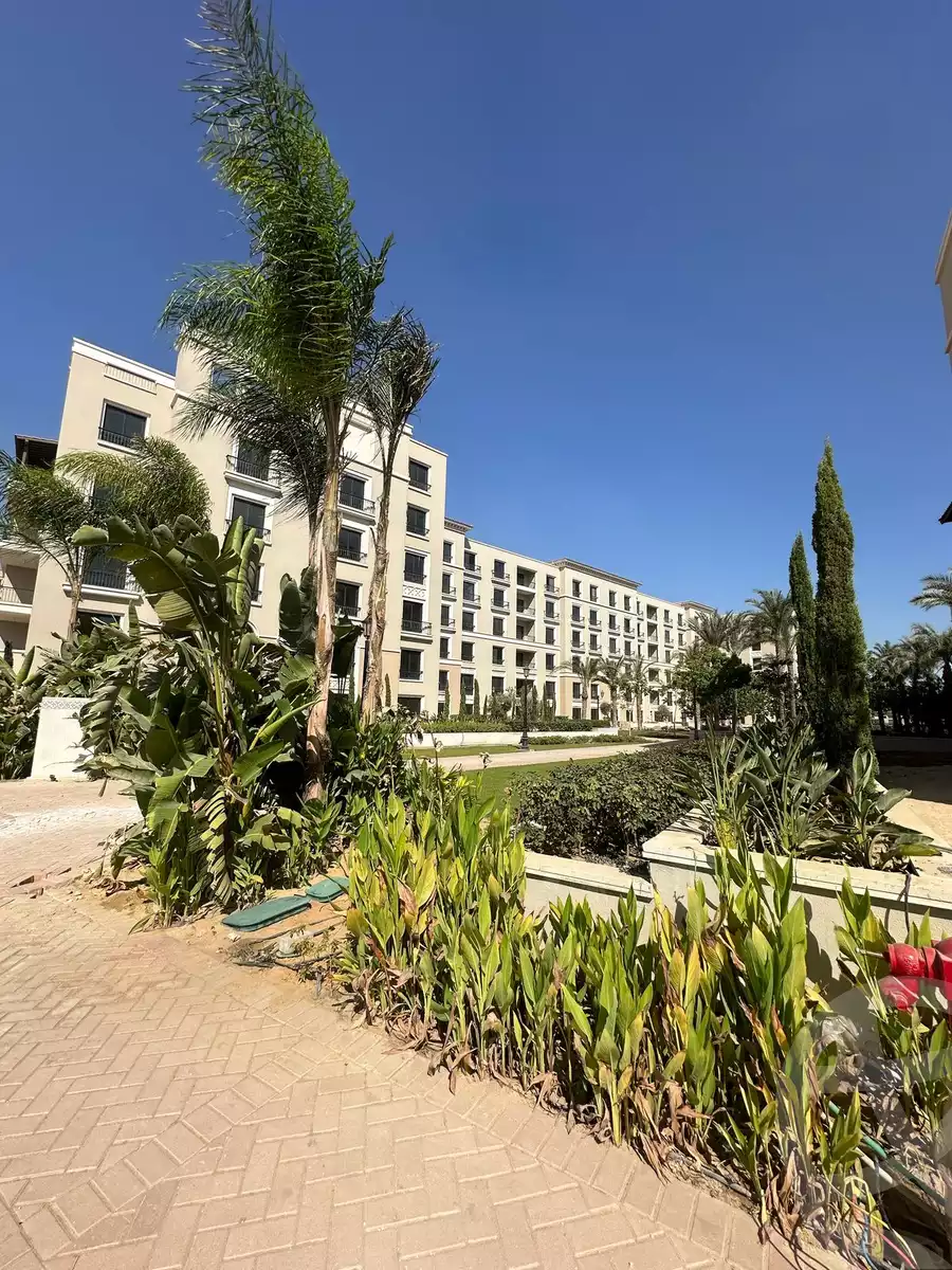 https://aqarmap.com.eg/en/listing/6353647-for-sale-cairo-el-sheikh-zayed-city-compounds-kmbwnd-fyldj-wyst-dr-llttwyr