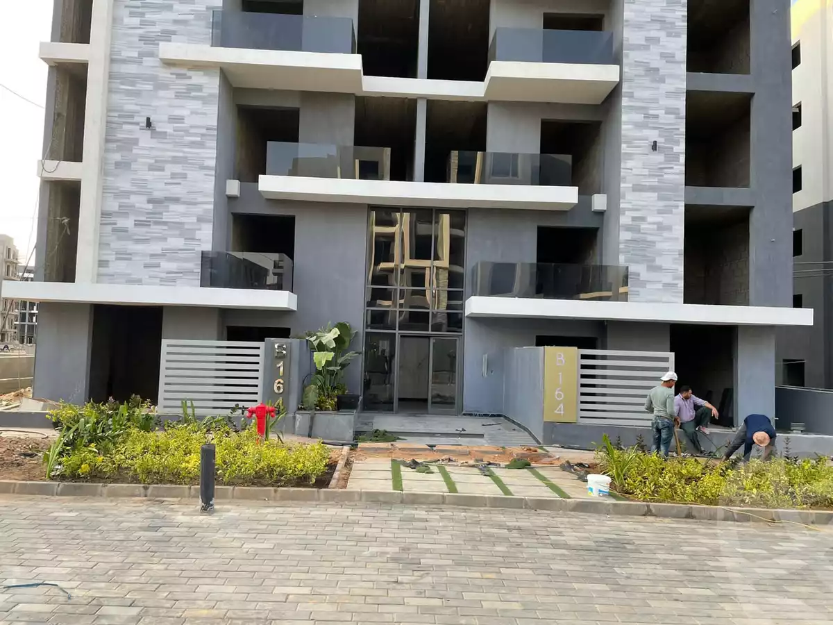 https://aqarmap.com.eg/ar/listing/6356050-for-sale-cairo-6th-of-october-hadaeq-october-kmbwnd-fy-hdyq-ktwbr-sun-capital