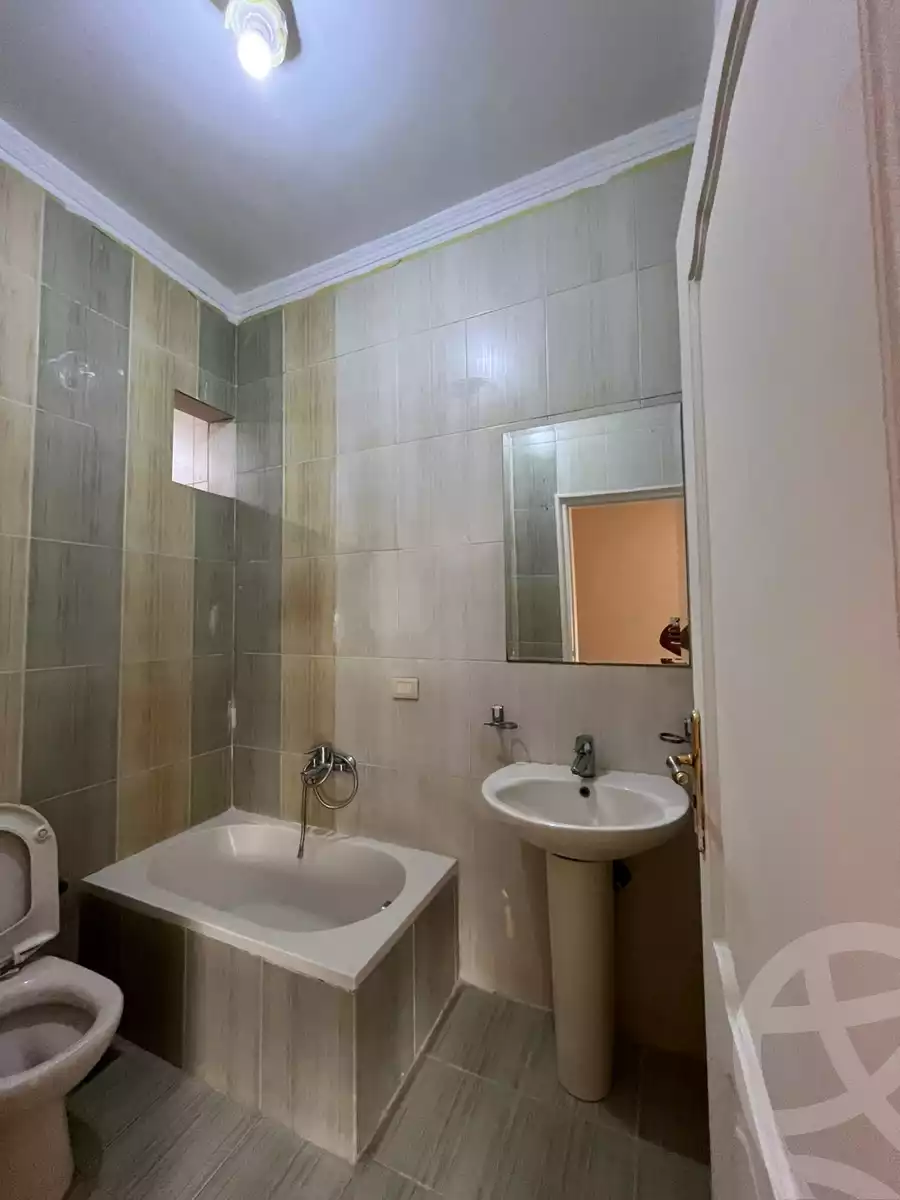 https://aqarmap.com.eg/ar/listing/6361993-for-sale-cairo-new-cairo-el-ahyaa-first-neighborhood-street-1