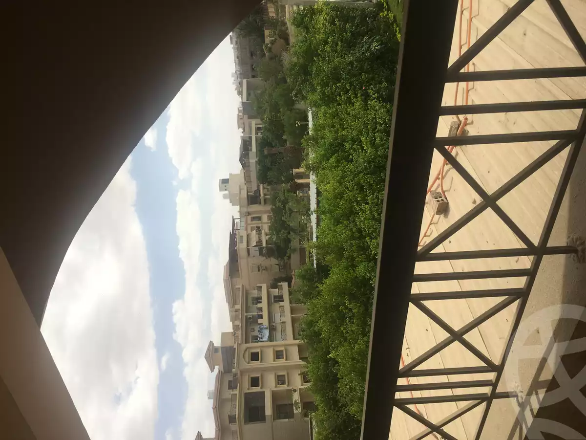 https://aqarmap.com.eg/ar/listing/6363179-for-sale-cairo-al-oubour-compounds-golf-city