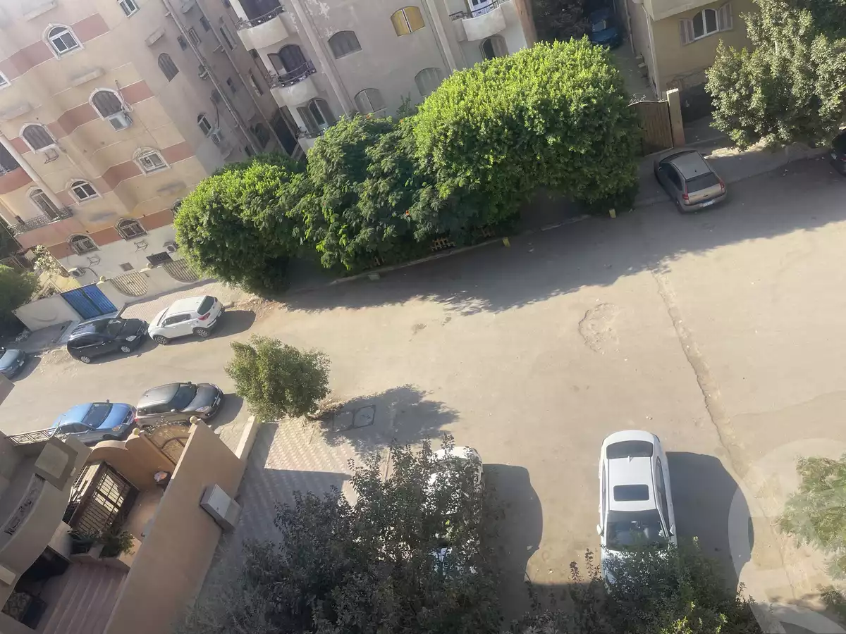 https://aqarmap.com.eg/ar/listing/6363676-for-sale-cairo-6th-of-october-el-ahyaa-neighborhood-1st-seventh-neighborhood