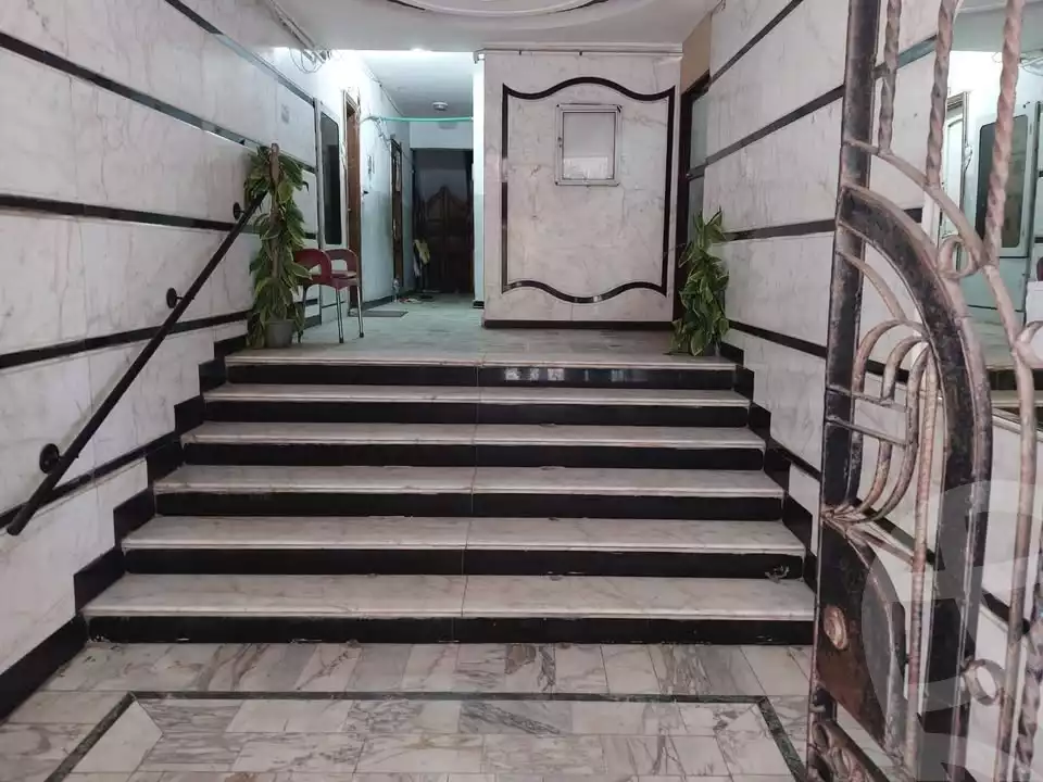 https://aqarmap.com.eg/en/listing/6365476-for-sale-alexandria-camp-cesar