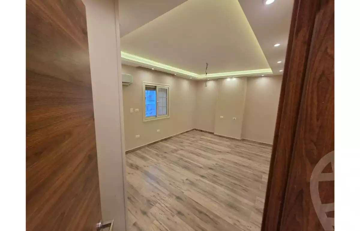 https://aqarmap.com.eg/en/listing/6368400-for-sale-cairo-el-sheikh-zayed-city-compounds-zayed-heights-compound