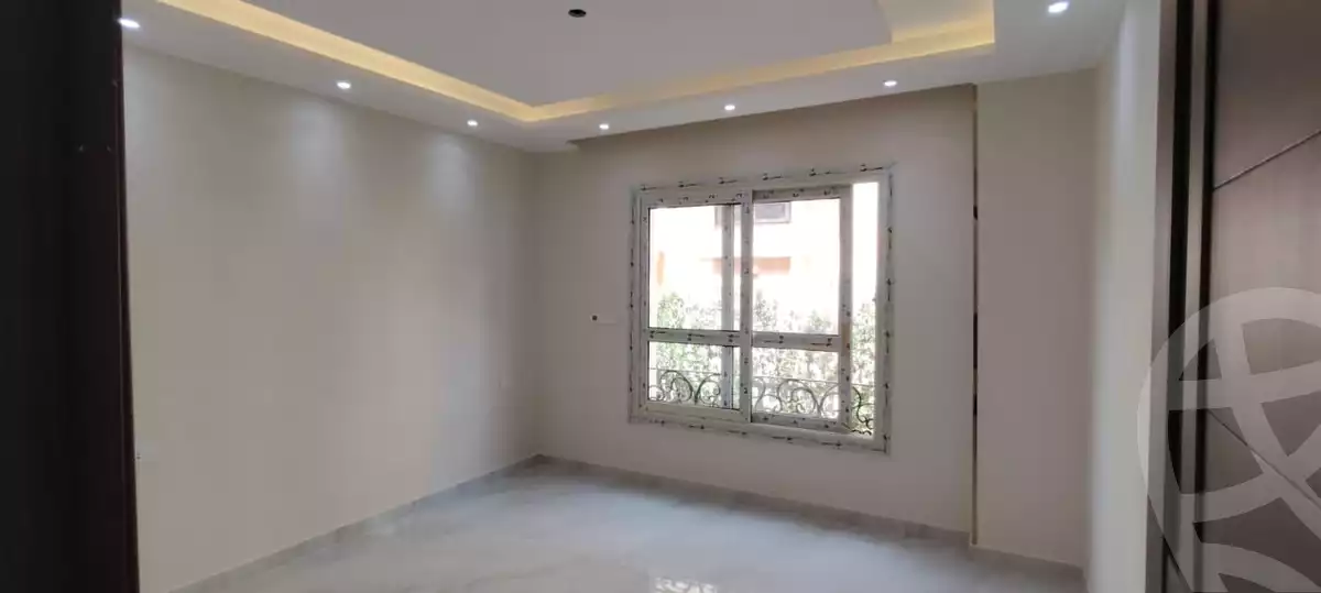 https://aqarmap.com.eg/en/listing/6370626-for-sale-cairo-el-sheikh-zayed-city-compounds-el-khamayel