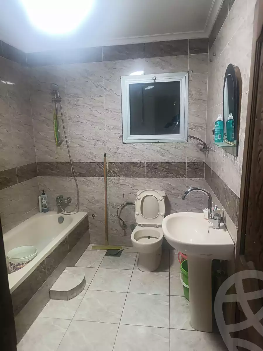 https://aqarmap.com.eg/ar/listing/6372647-for-sale-cairo-ain-shams-ain-shams-el-sharkia-afifi-effat-st