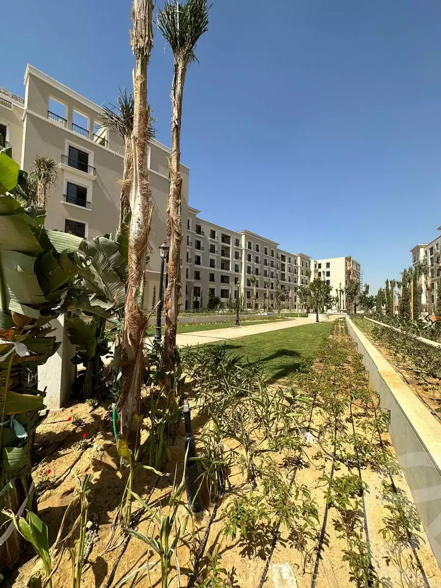 https://aqarmap.com.eg/en/listing/6374836-for-sale-cairo-el-sheikh-zayed-city-compounds-kmbwnd-fyldj-wyst-dr-llttwyr