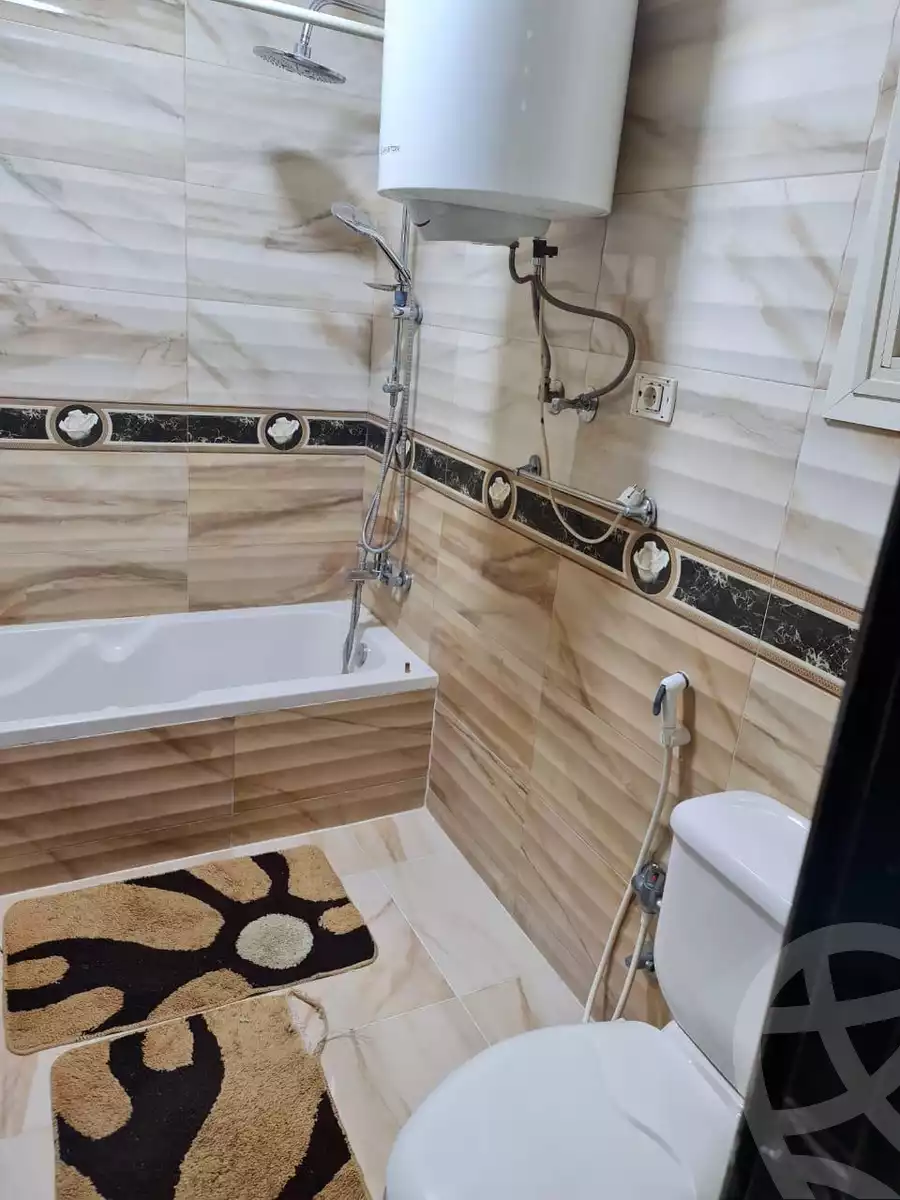 https://aqarmap.com.eg/en/listing/6375399-for-rent-cairo-new-cairo-lrhb-city-phase-2-amr-ibn-el-aas-st