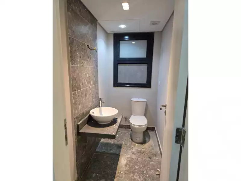https://aqarmap.com.eg/ar/listing/6377505-for-rent-cairo-el-sheikh-zayed-city-compounds-kmbwnd-fyldj-wyst-dr-llttwyr