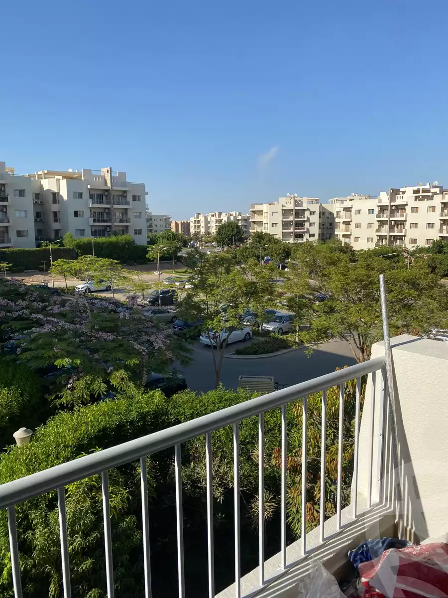 https://aqarmap.com.eg/ar/listing/6381008-for-rent-cairo-el-sheikh-zayed-city-compounds-dh-drys