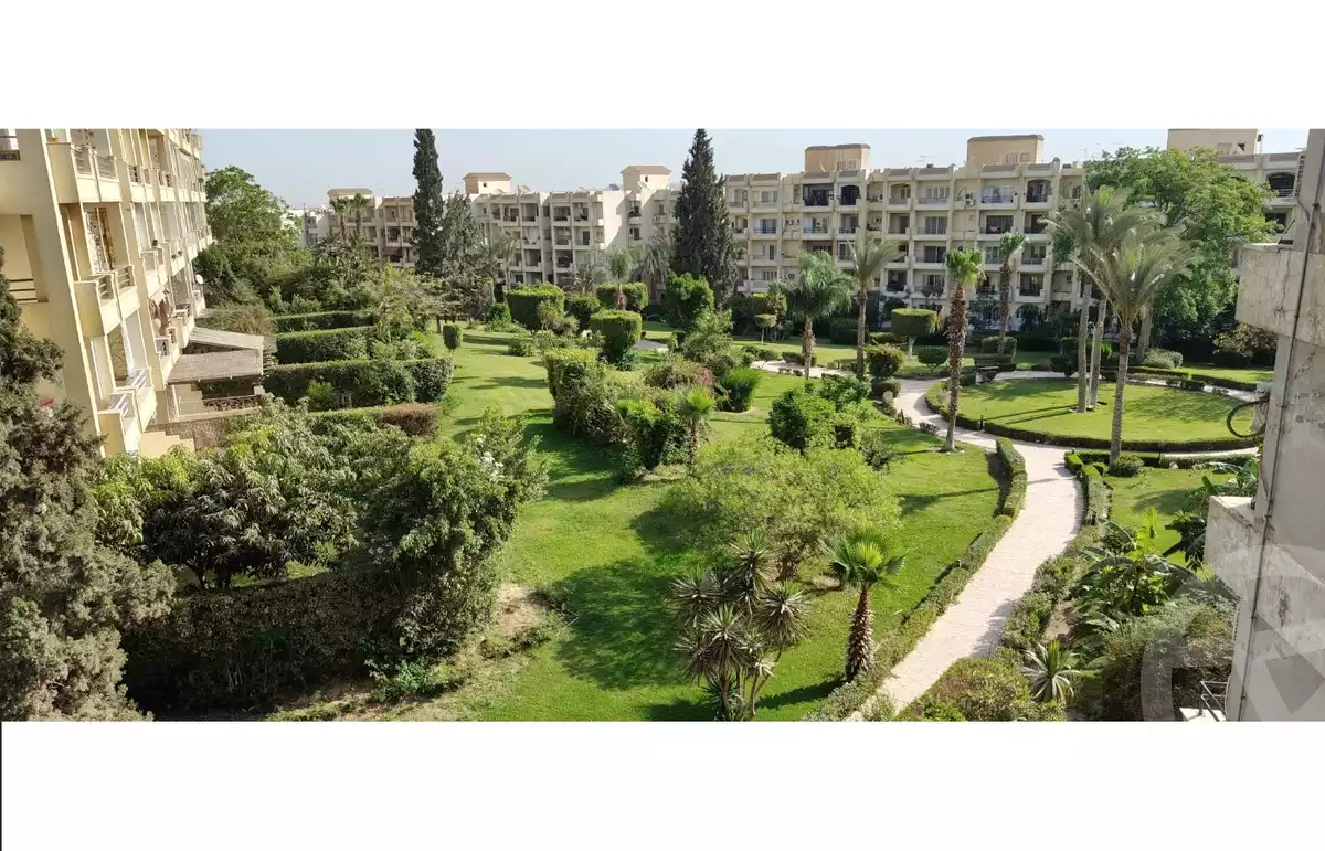 https://aqarmap.com.eg/en/listing/6383193-for-sale-cairo-el-sheikh-zayed-city-compounds-zayed-2000