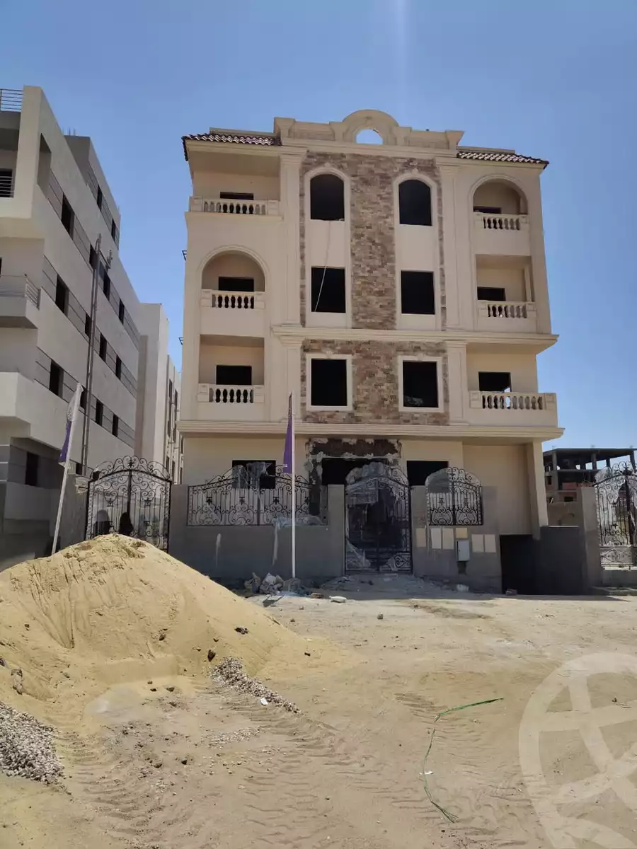 https://aqarmap.com.eg/en/listing/6385261-for-sale-cairo-new-cairo-bait-el-watan-south-suez-road-el-hay-el-takmely