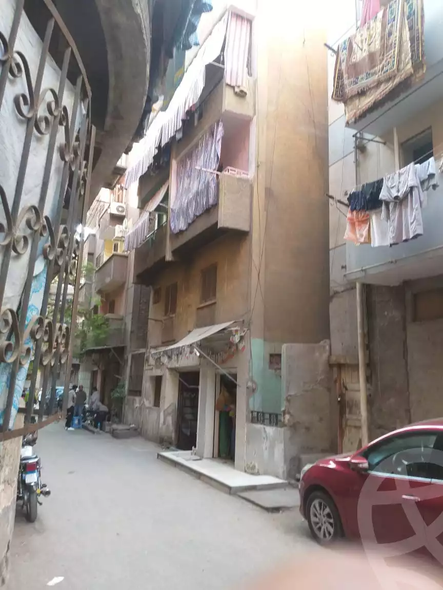 https://aqarmap.com.eg/ar/listing/6391073-for-sale-cairo-downtown-el-sakakeny-haret-zareefa