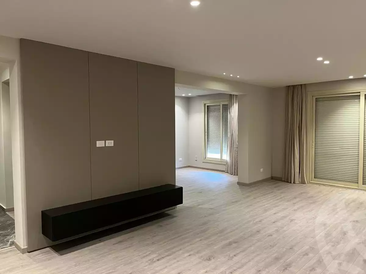 https://aqarmap.com.eg/en/listing/6394683-for-sale-cairo-el-sheikh-zayed-city-compounds-jewar