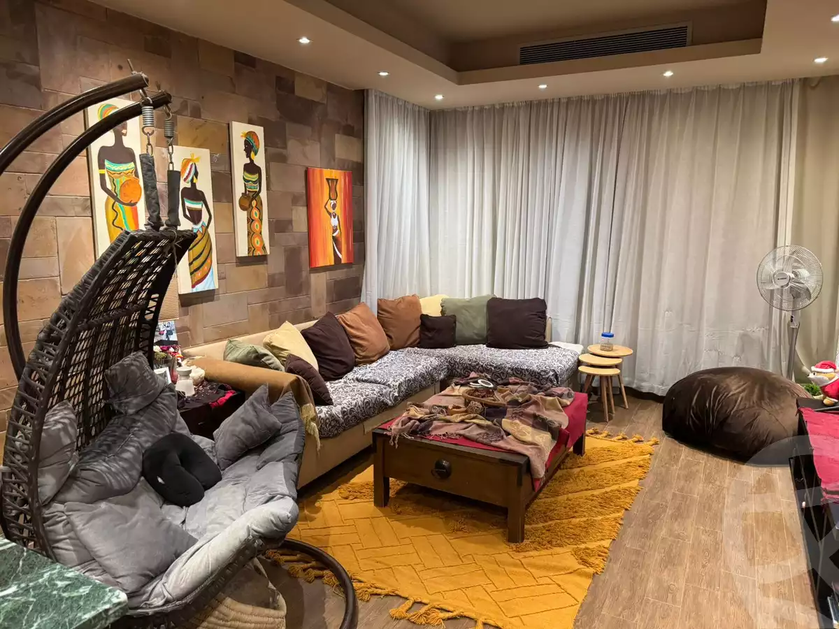 https://aqarmap.com.eg/ar/listing/6394878-for-sale-cairo-el-sheikh-zayed-city-compounds-kmbwnd-ljry-swdyk