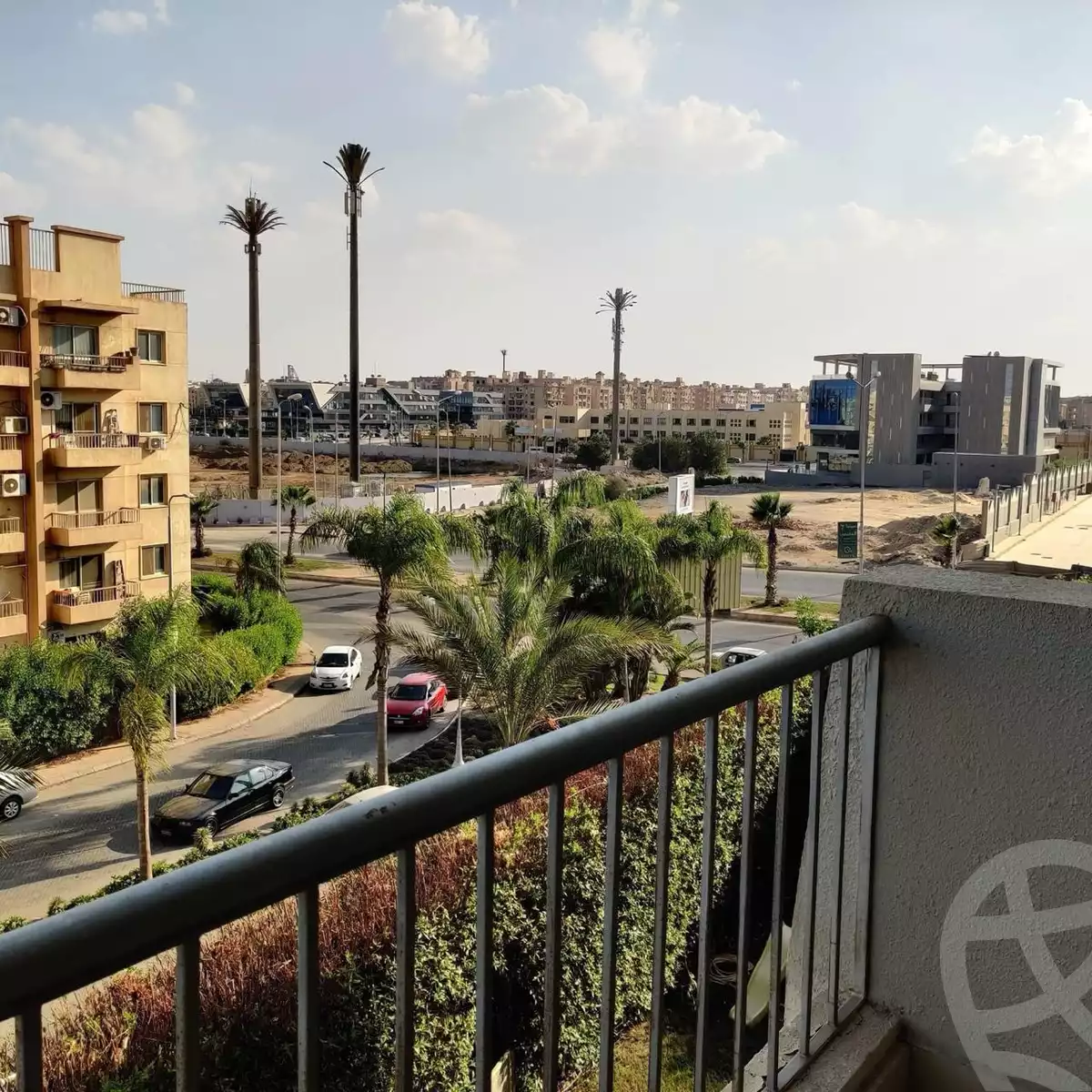 https://aqarmap.com.eg/en/listing/6421791-for-rent-cairo-el-sheikh-zayed-city-compounds-dh-drys