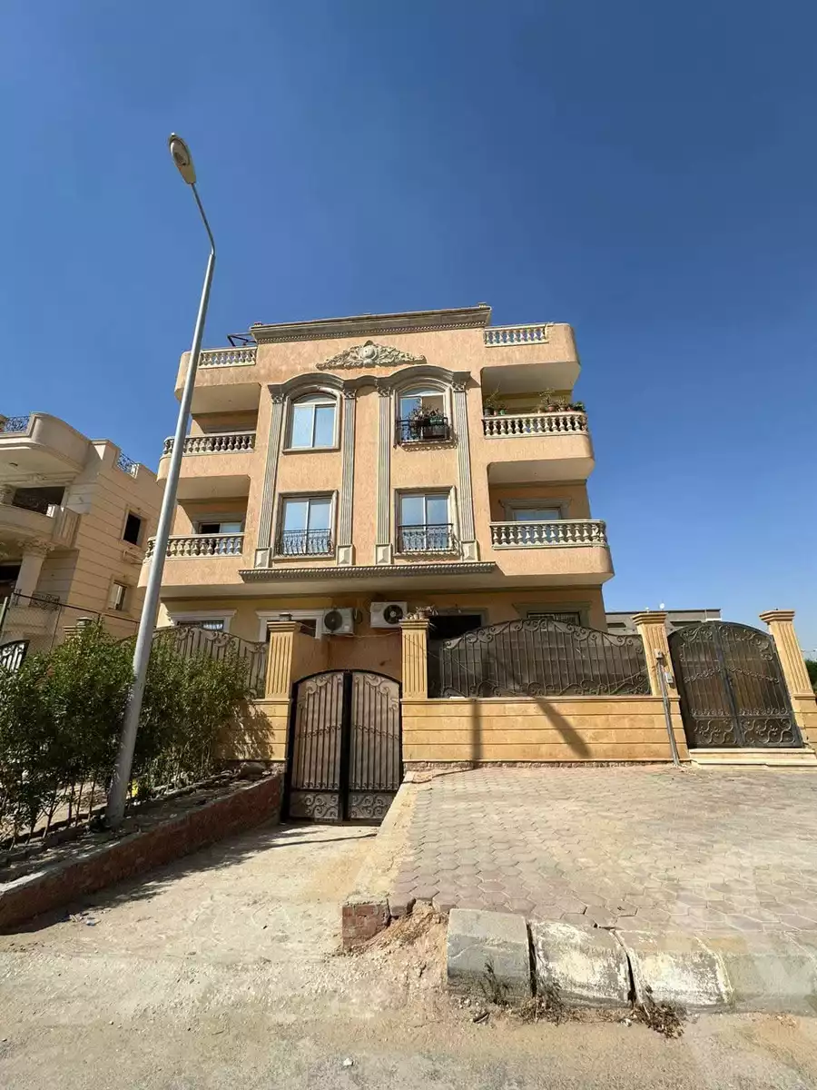 https://aqarmap.com.eg/ar/listing/6426204-for-sale-cairo-el-shorouk-lhy-lthlth-shrq-neighbourhood-3