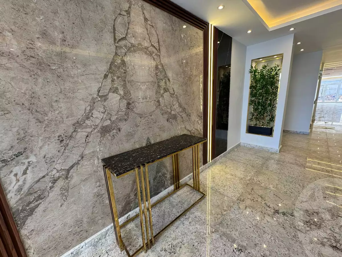https://aqarmap.com.eg/en/listing/6433799-for-sale-cairo-new-administrative-capital-r7-scenario