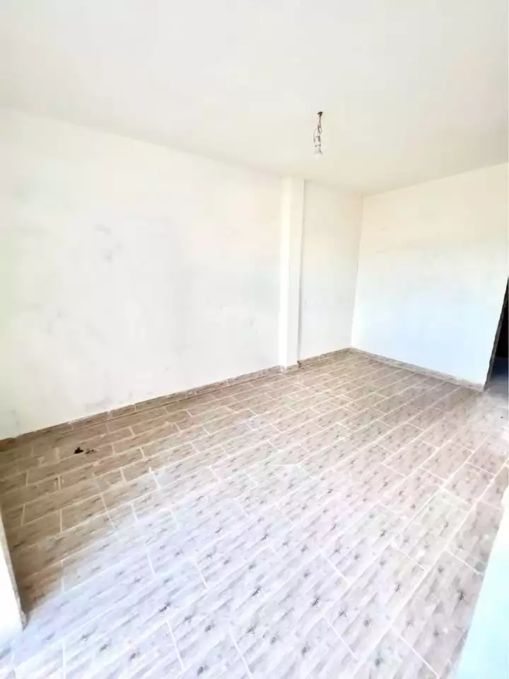 https://aqarmap.com.eg/ar/listing/6438190-for-sale-alexandria-moharram-bey-kanal-al-mahmoudeya-al-bahri-st