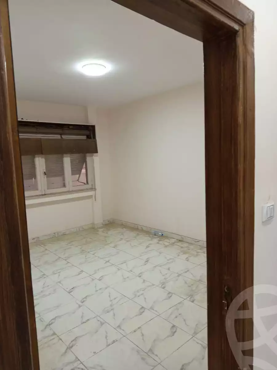 https://aqarmap.com.eg/ar/listing/6439033-for-rent-cairo-downtown-kasr-el-neel-champollion-rd