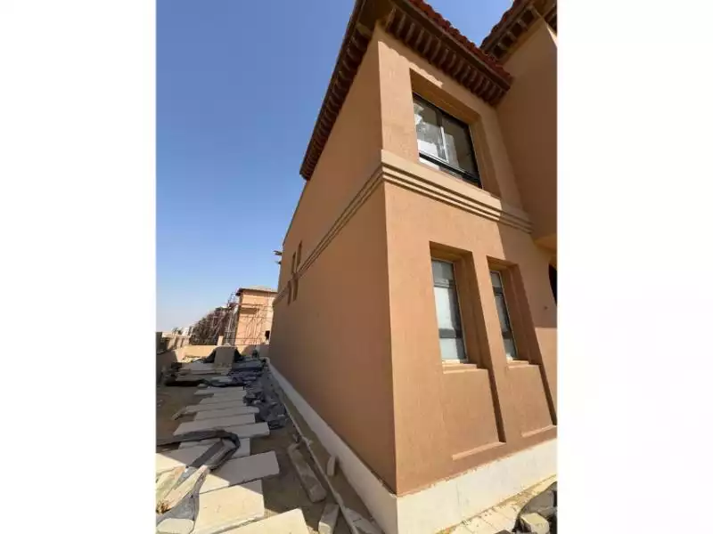 https://aqarmap.com.eg/en/listing/6472757-for-sale-cairo-el-sheikh-zayed-city-compounds-kmbwnd-fyldj-wyst-dr-llttwyr