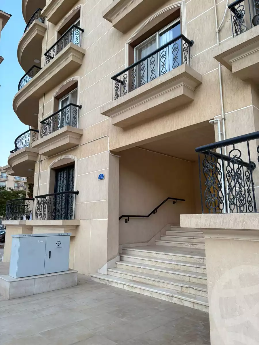 https://aqarmap.com.eg/ar/listing/6477221-for-sale-cairo-new-cairo-lrhb-city-mtdd-lrhb-doctor-ahmed-zewail-st