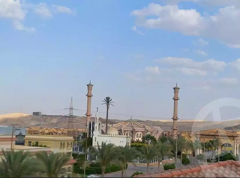 https://aqarmap.com.eg/en/listing/6495918-for-sale-cairo-el-sheikh-zayed-city-compounds-royal-city