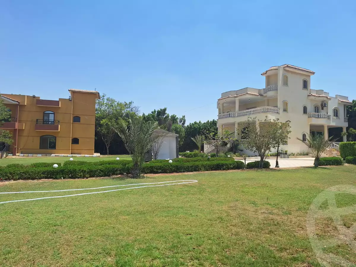 https://aqarmap.com.eg/en/listing/6497137-for-sale-cairo-el-sheikh-zayed-city-lshykh-zyd-ljdyd-el-reef-el-oroby
