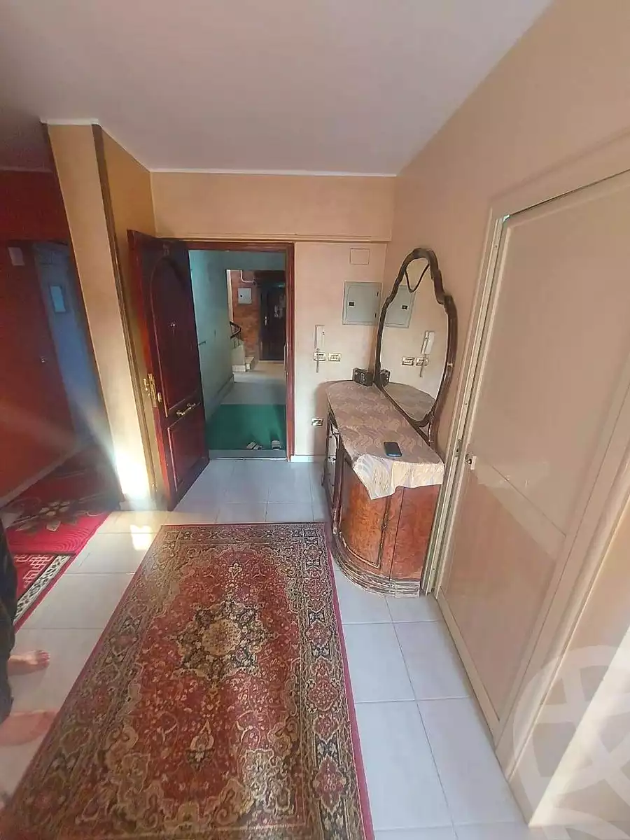 https://aqarmap.com.eg/ar/listing/6510694-for-sale-cairo-helwan-ahmed-enci-st