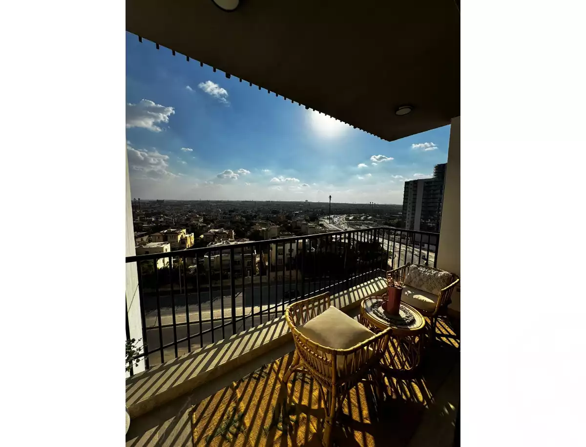 https://aqarmap.com.eg/en/listing/6521631-for-sale-cairo-el-sheikh-zayed-city-compounds-zyd-wr-llttwyr-z-tower