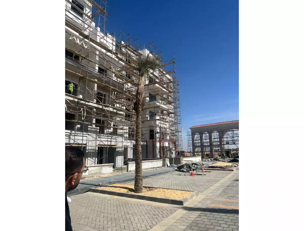 https://aqarmap.com.eg/en/listing/6526123-for-sale-cairo-el-sheikh-zayed-city-compounds-kmbwnd-fyldj-wyst-dr-llttwyr