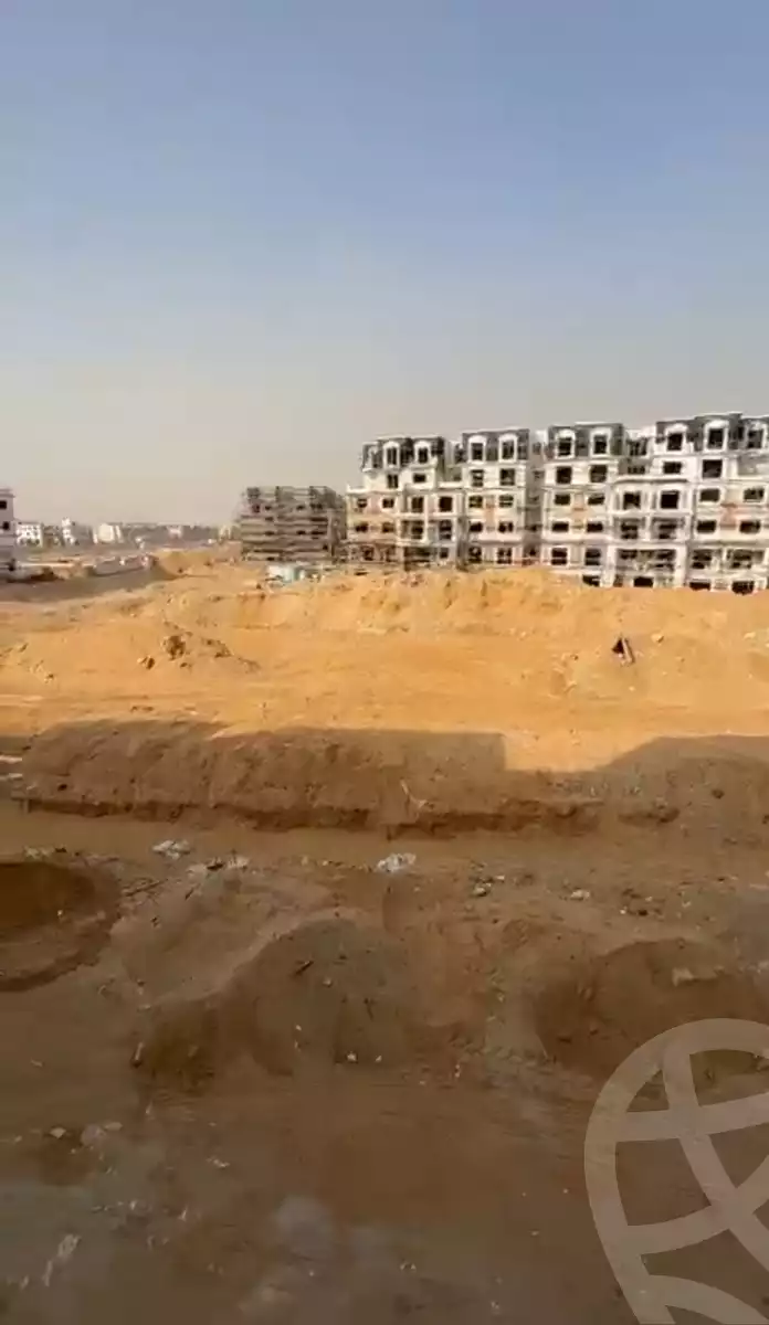 https://aqarmap.com.eg/en/listing/6533868-for-sale-cairo-new-cairo-compounds-mountain-view1-1-compound