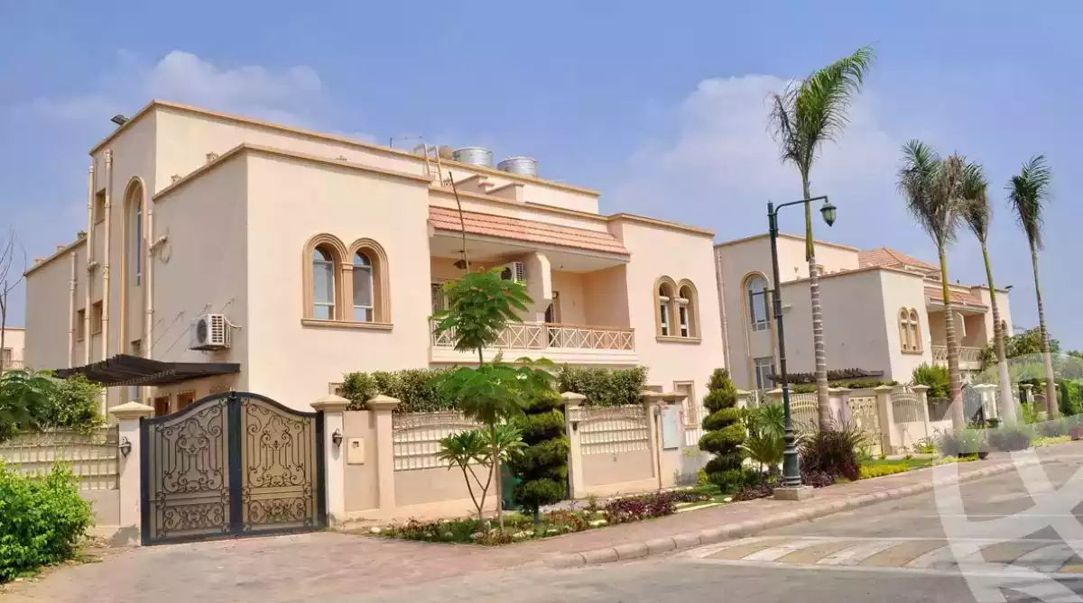 https://aqarmap.com.eg/en/listing/6535385-for-sale-cairo-el-sheikh-zayed-city-compounds-greens