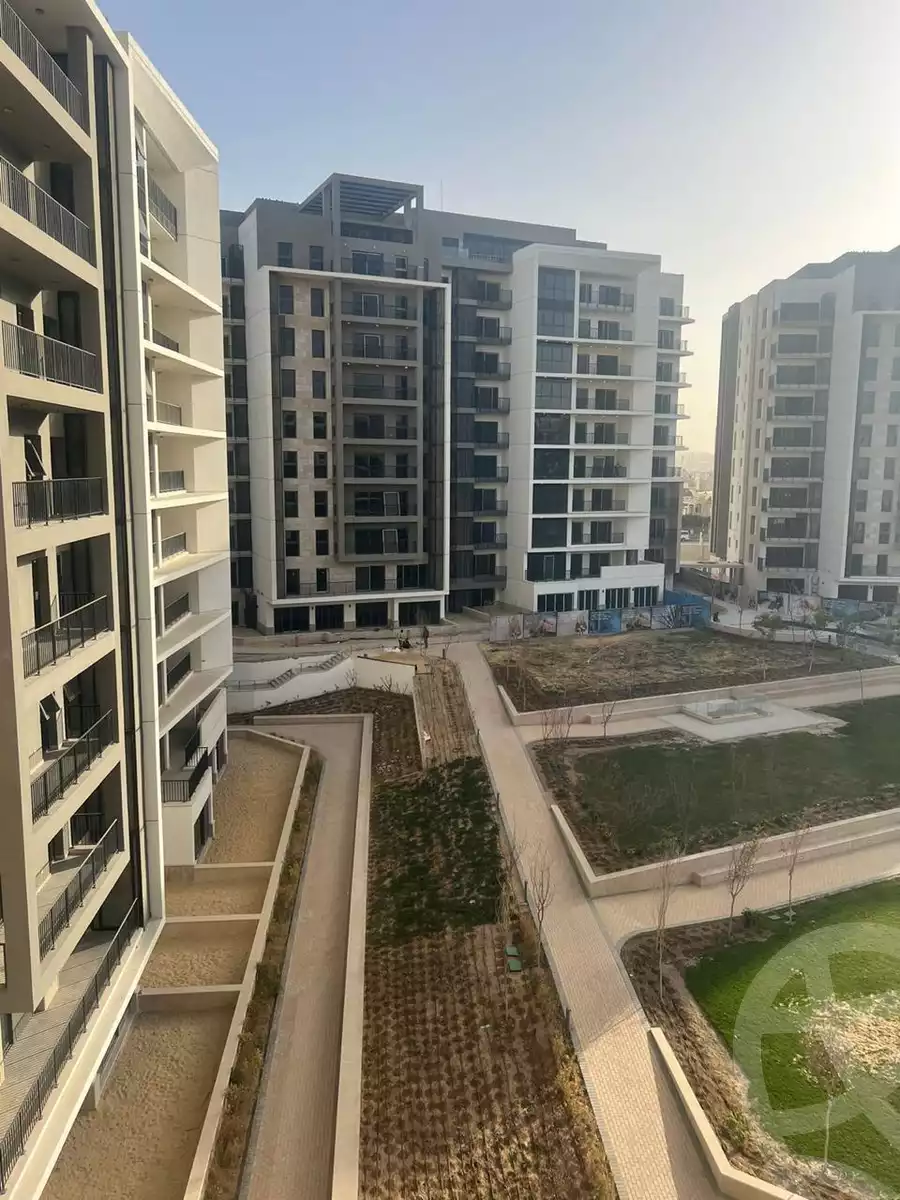 https://aqarmap.com.eg/en/listing/6543435-for-sale-cairo-el-sheikh-zayed-city-compounds-zyd-wr-llttwyr