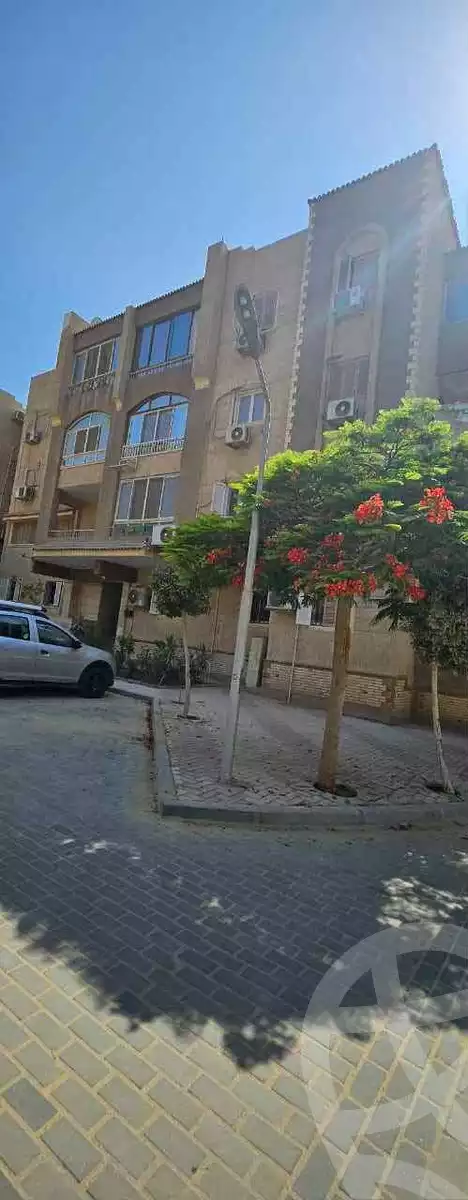 https://aqarmap.com.eg/en/listing/6545696-for-sale-cairo-new-cairo-compounds-kmbwnd-rwd-lzhr