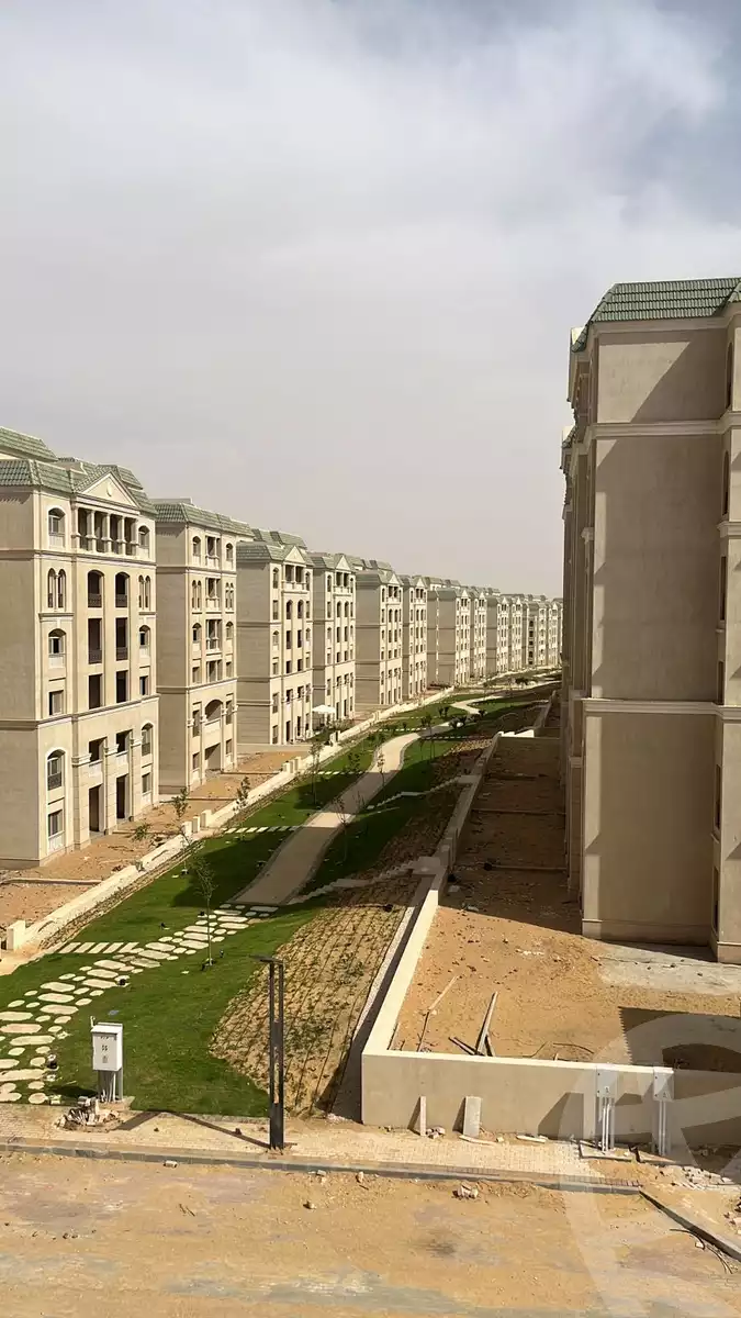 https://aqarmap.com.eg/en/listing/6551679-for-sale-cairo-new-cairo-lmstqbl-syty-compounds-lavenir