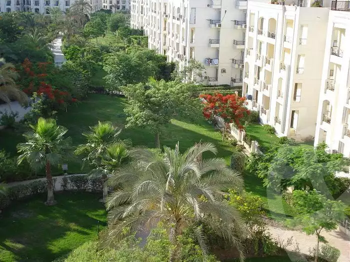 https://aqarmap.com.eg/en/listing/6551952-for-sale-cairo-el-sheikh-zayed-city-compounds-hadayek-el-mohandiseen