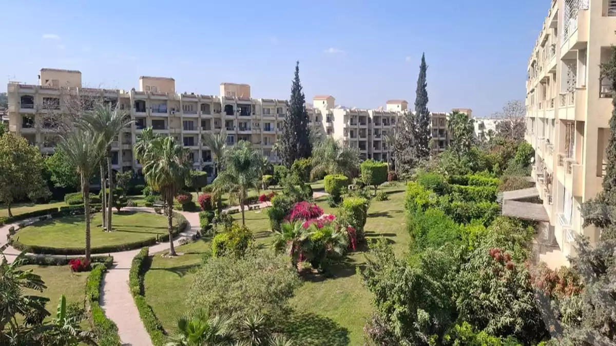 https://aqarmap.com.eg/en/listing/6554091-for-sale-cairo-el-sheikh-zayed-city-compounds-zayed-2000