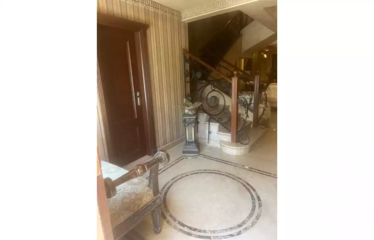 https://aqarmap.com.eg/ar/listing/6554156-for-sale-cairo-el-sheikh-zayed-city-compounds-zayed-2000