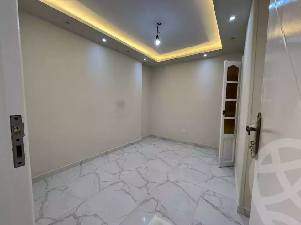 https://aqarmap.com.eg/ar/listing/6555951-for-sale-alexandria-sydy-bshr-sydy-bshr-bhry-khalil-hamada-st