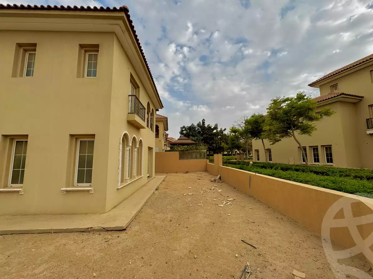 https://aqarmap.com.eg/ar/listing/6558347-for-sale-cairo-new-cairo-compounds-hyde-park-centre-ville-hyde-park