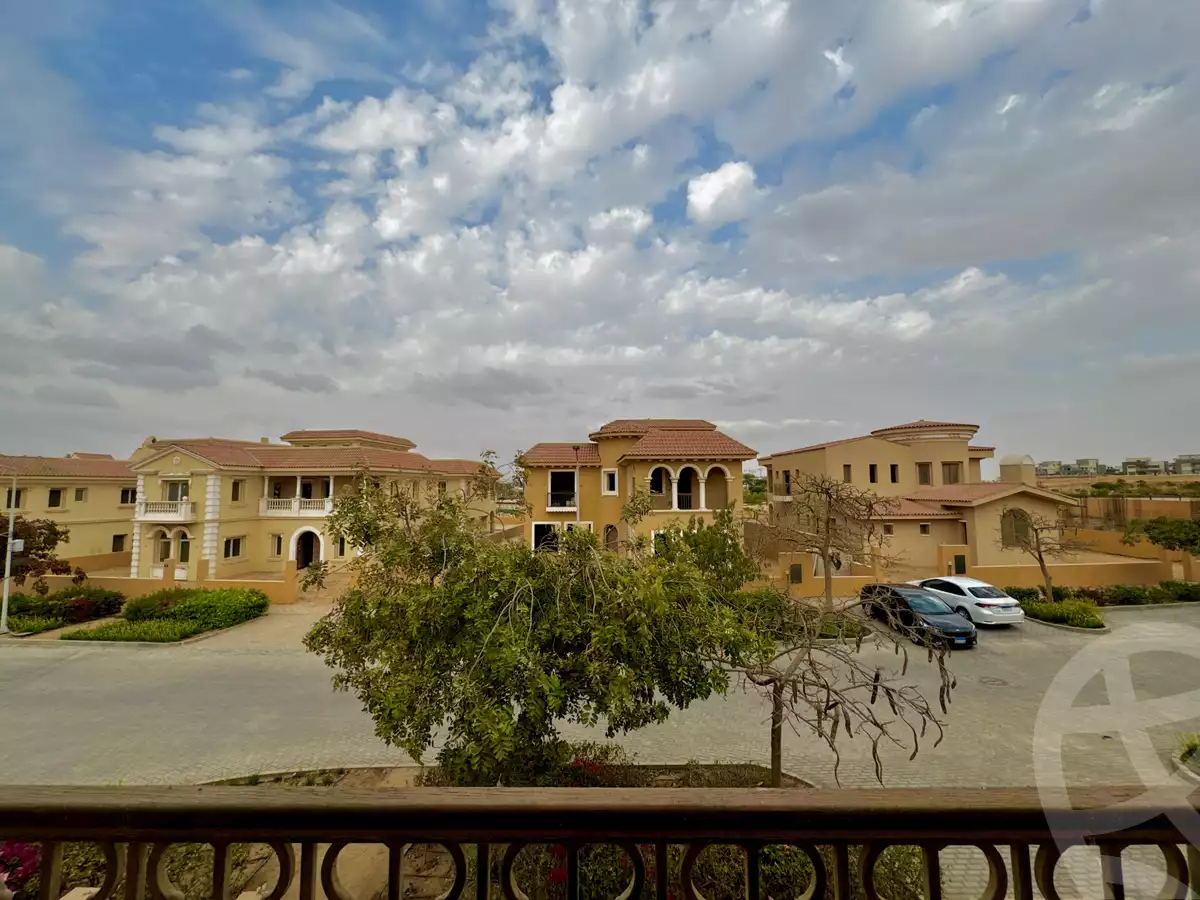 https://aqarmap.com.eg/ar/listing/6558347-for-sale-cairo-new-cairo-compounds-hyde-park-centre-ville-hyde-park