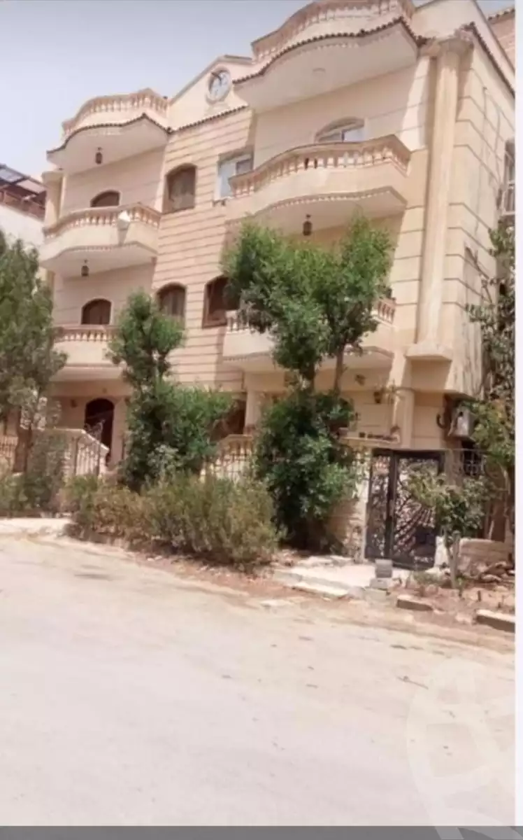 https://aqarmap.com.eg/ar/listing/6560439-for-rent-cairo-new-cairo-el-ahyaa-fourth-neighborhood-street-1