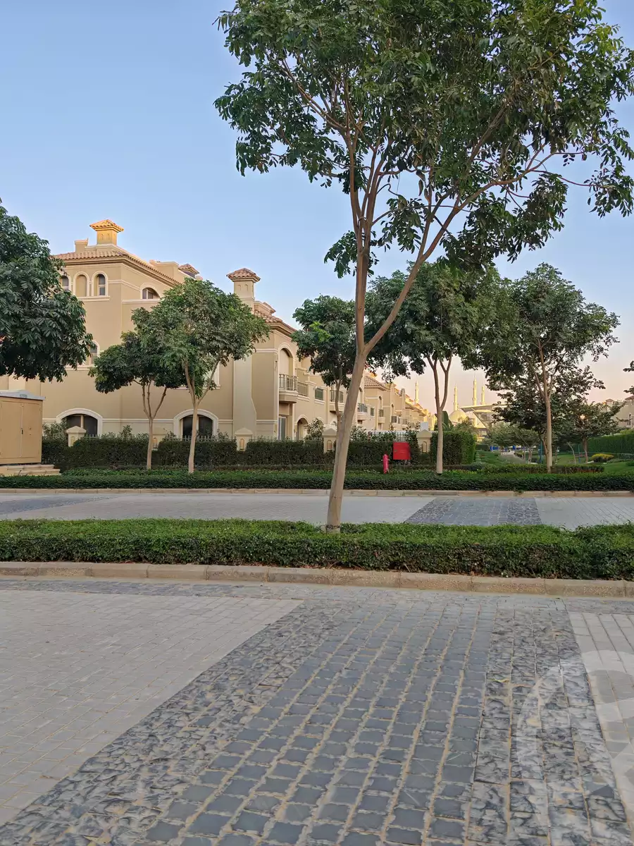 https://aqarmap.com.eg/en/listing/6560645-for-sale-cairo-new-cairo-compounds-el-patio-oro