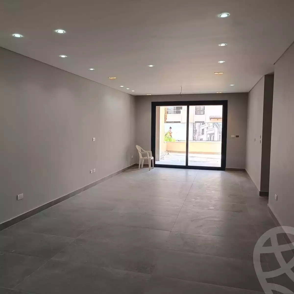 https://aqarmap.com.eg/ar/listing/6560757-for-sale-cairo-el-sheikh-zayed-city-compounds-kmbwnd-fyldj-wyst-dr-llttwyr