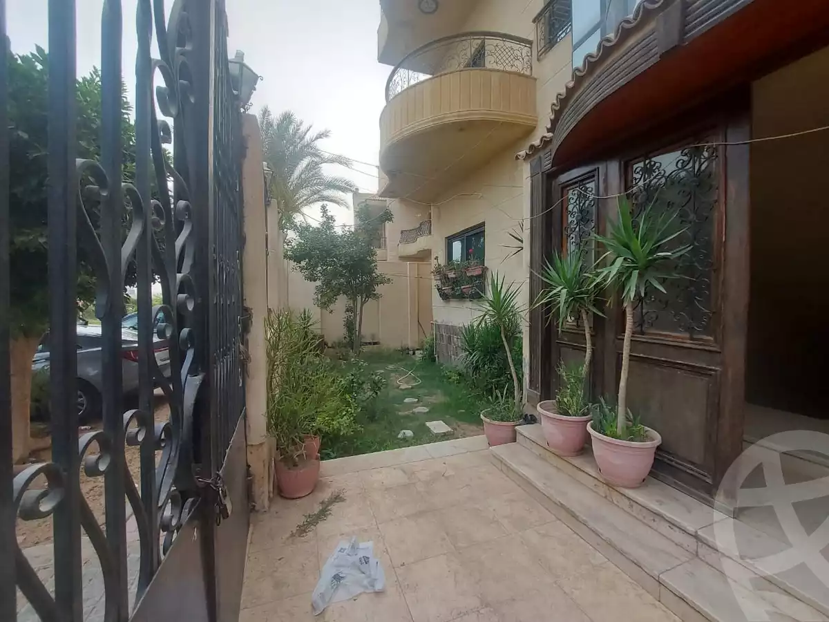 https://aqarmap.com.eg/ar/listing/6569456-for-sale-cairo-new-cairo-compounds-hyde-park-centre-ville-hyde-park