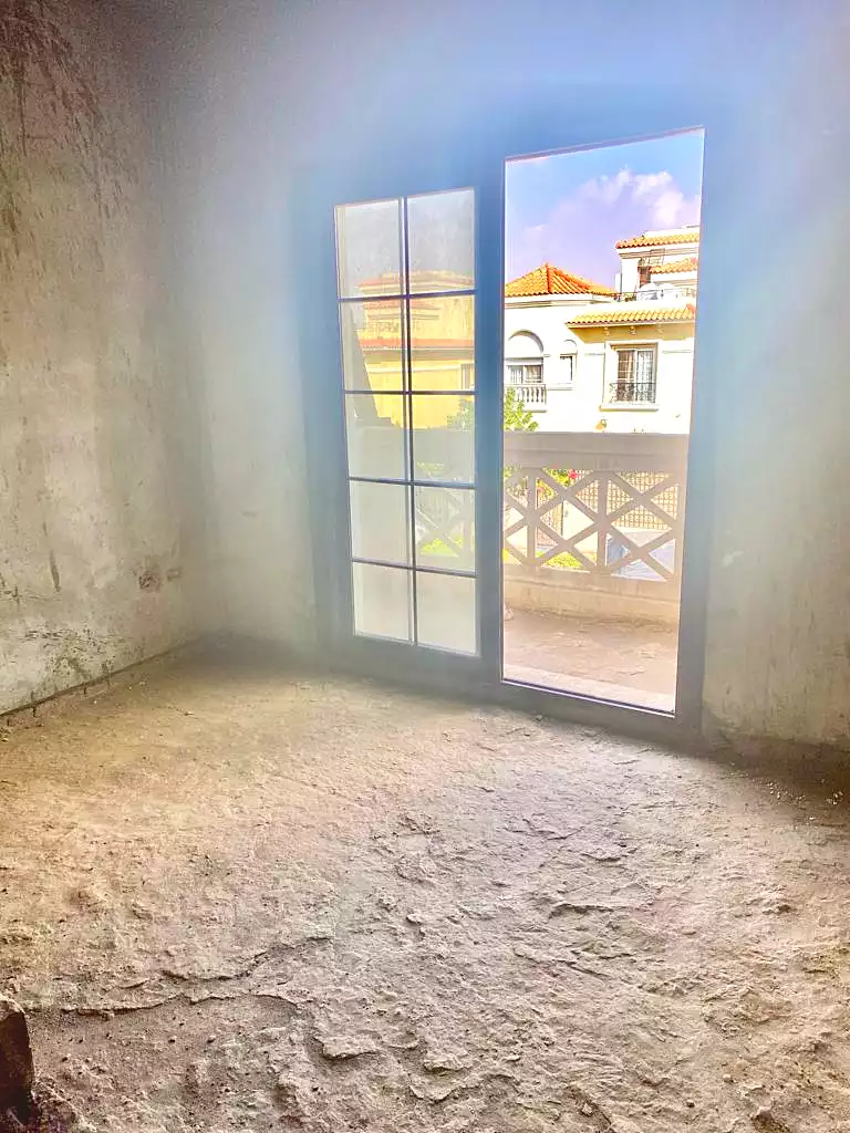 https://aqarmap.com.eg/en/listing/6574516-for-sale-cairo-new-cairo-compounds-hyde-park